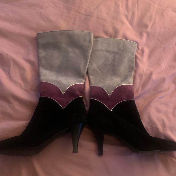 Wow boots check them out - Picture 2 of 10